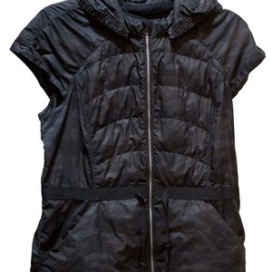 Lululemon Spring Fling Camo Insulating Light Vest  size 6